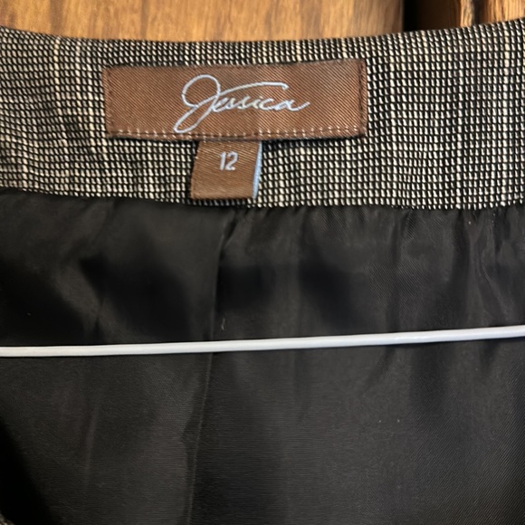 EUC JESSICA WOMENS SZ 12 2 pce suit in neutral bl/white/charcoal - Picture 3 of 14